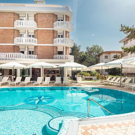 Hotel San Francisco Lignano Sabbiadoro Exterior foto