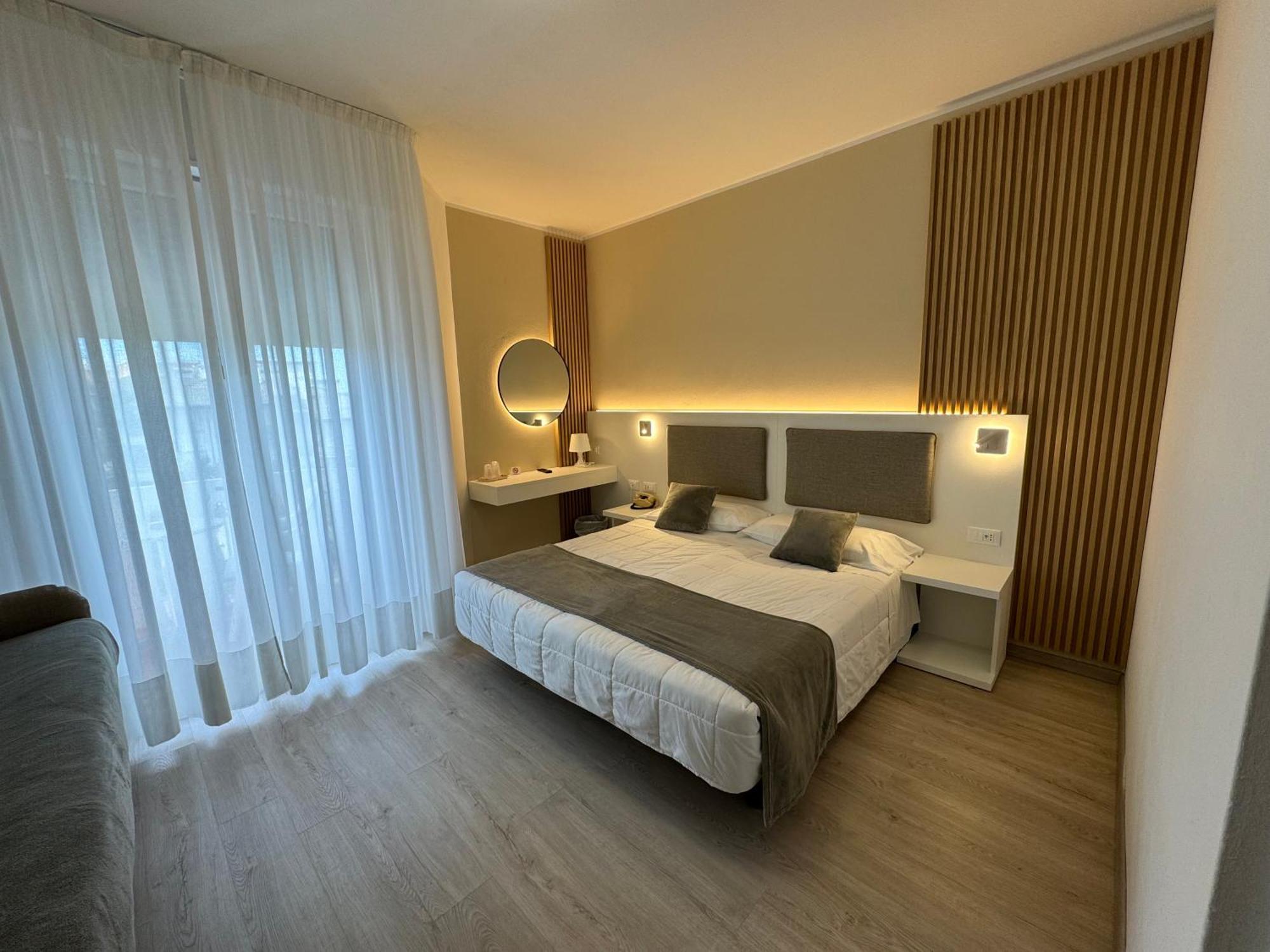 Hotel San Francisco Lignano Sabbiadoro Exterior foto
